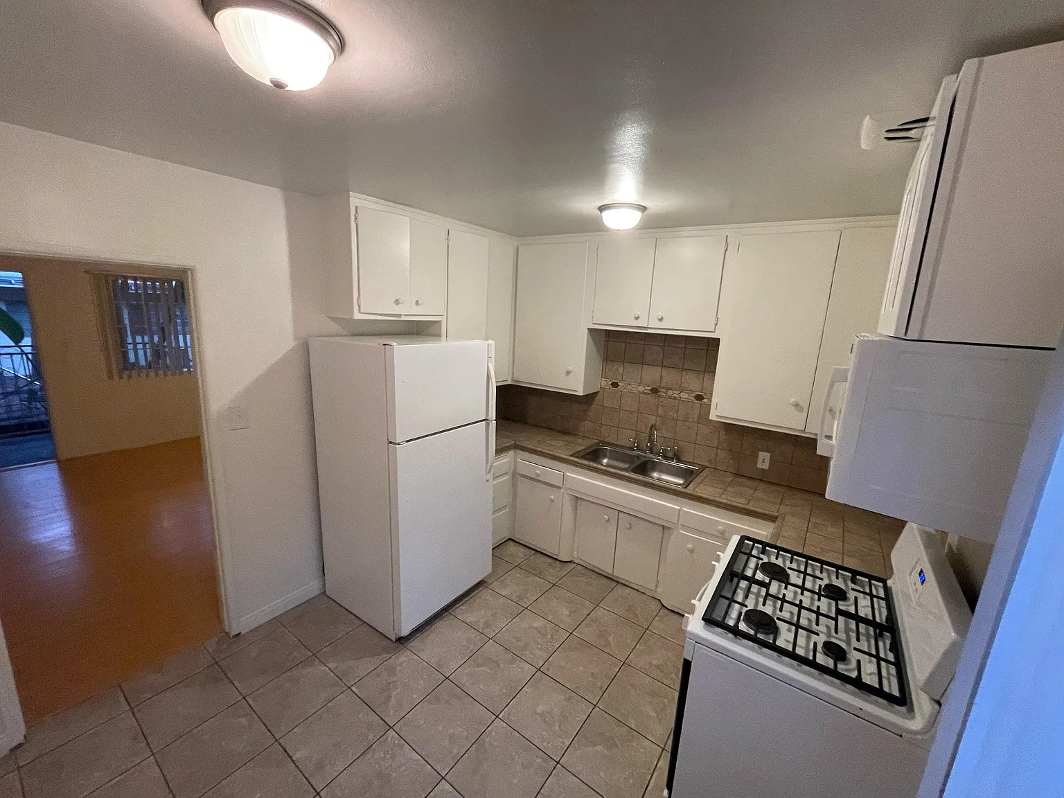 Studio, $1,350 — Photo 4