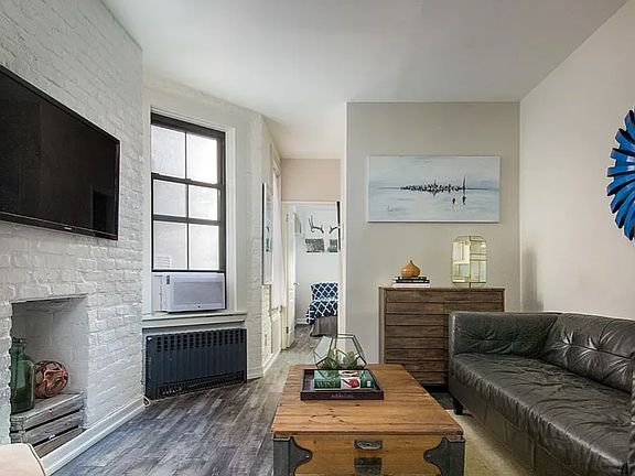 3rd image of 221 W 21st St APT 3C