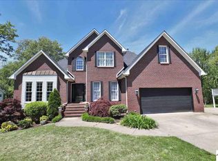 135 Pinebrook Dr, Paducah, KY 42001