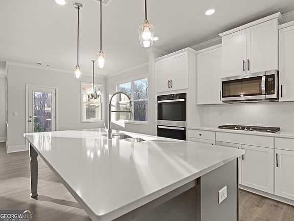 6th image of this home