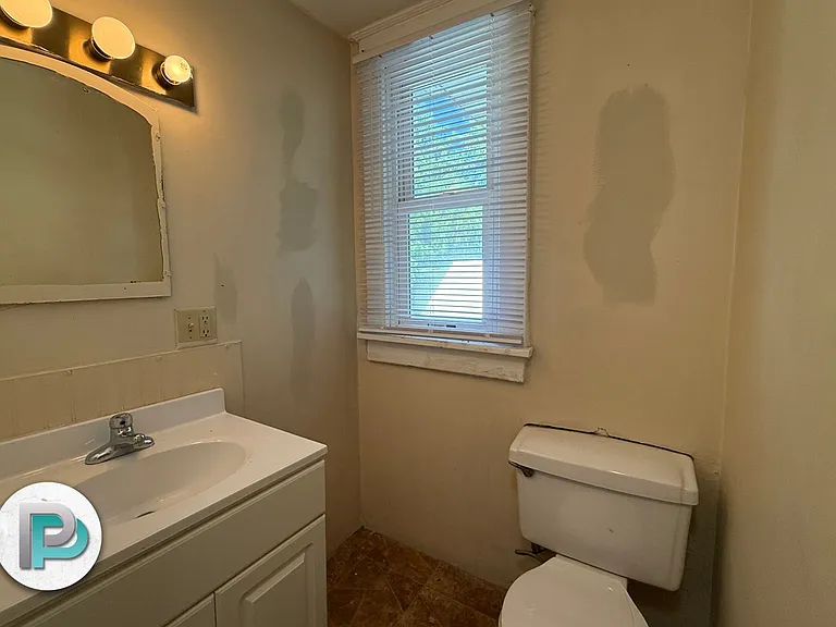 304 W Walnut St #4 — Photo 11