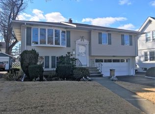 17 Marinus St, Rochelle Park, NJ 07662