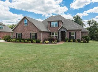 2227 Riverfront Ln, Fayetteville, AR 72703