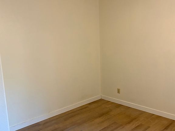 2nd image of 1087 Westwood Dr
