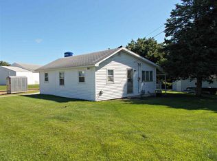 1004 8th Ave NE, Independence, IA 50644