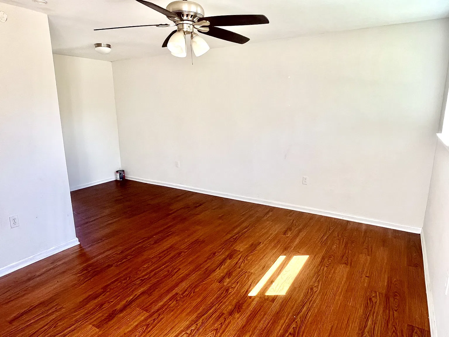 mb 7465 Whitney Drive - 1 — Photo 2