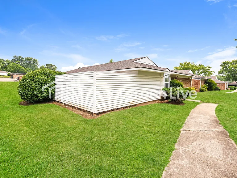 5835 Troy Villa Blvd — Photo 2