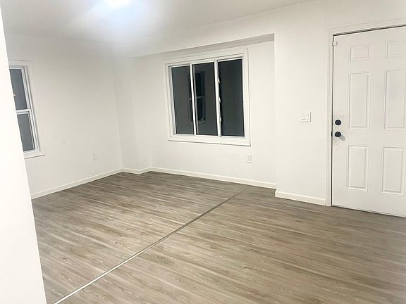 5th image of 516 Crawford St