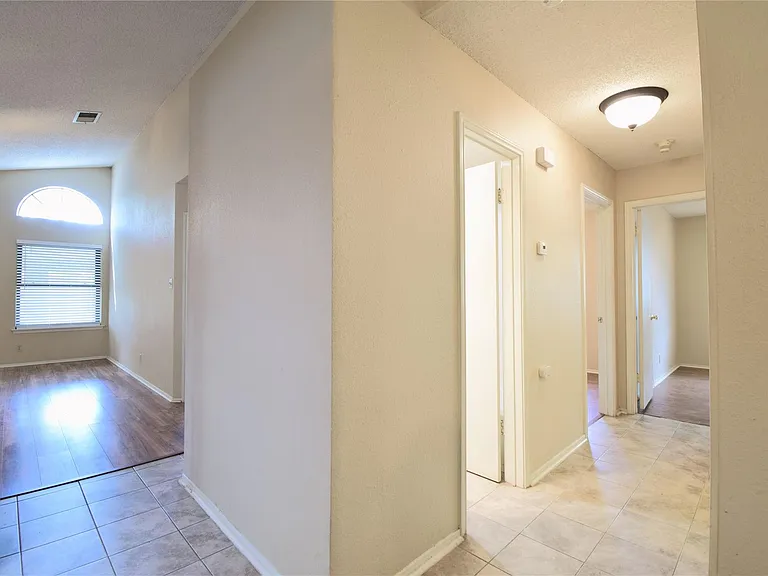 1105 Forest Oaks Path — Photo 6