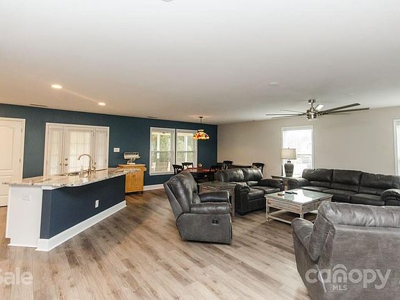 5th image of 113 Anastasia Ln