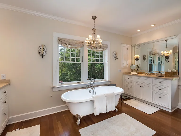 287 Middle Rd — Photo 13