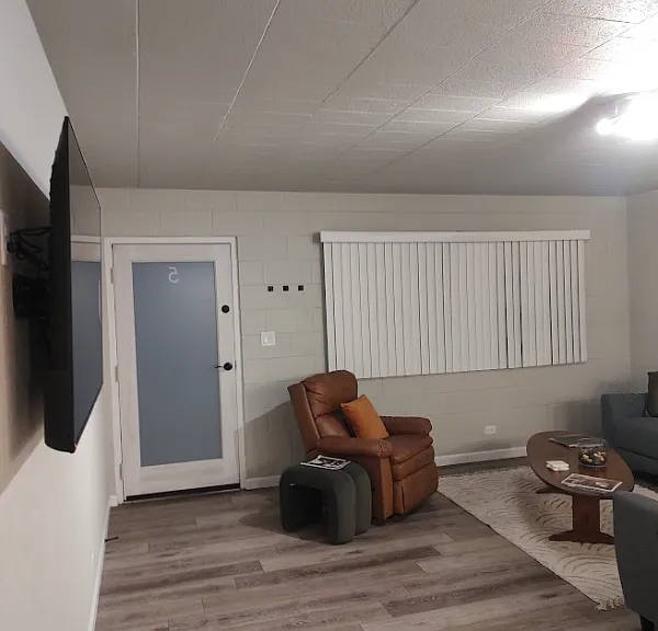 111 S Meldrum St #7 — Photo 3