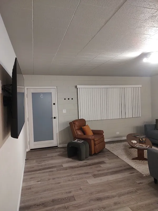 Building Photo - 111 S Meldrum St #7
