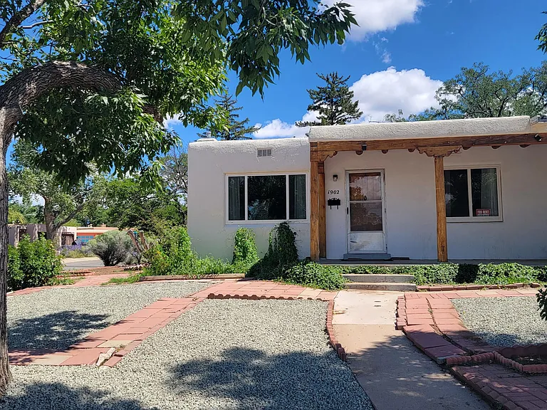 1902 Tijeras Rd — Photo 9