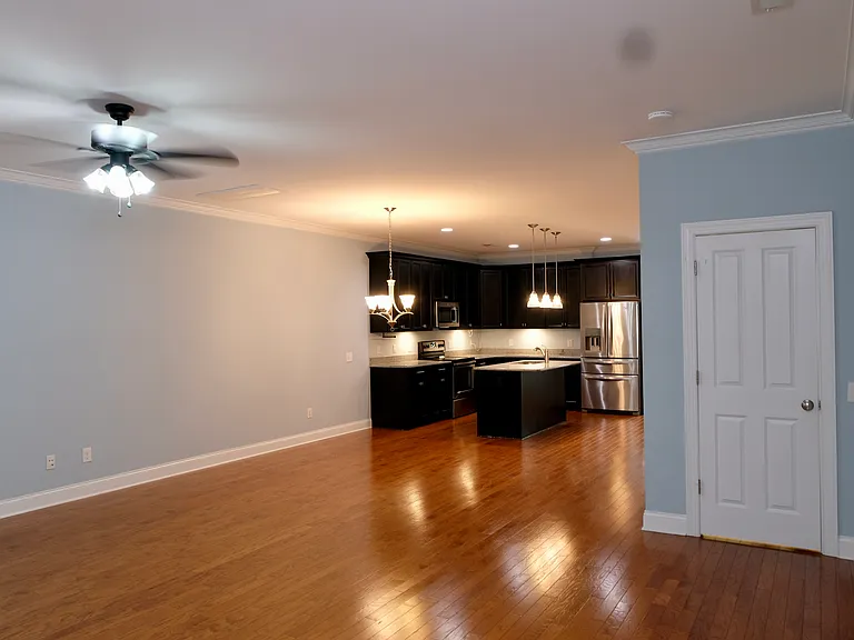 10220 Vanguard Pkwy — Photo 17
