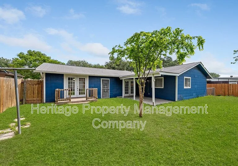 7422 Stonehouse Dr — Photo 28