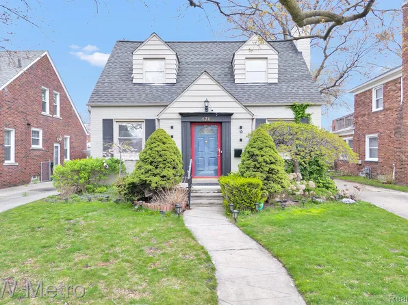 476 Touraine Rd, Grosse Pointe Farms, MI 48236