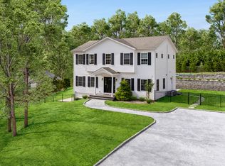 127 Bridies Path, Southampton, NY 11968