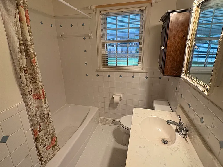 208 Hargrave Ave — Photo 10