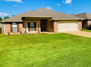 127 Cedarstone Dr, Terry, MS 39170