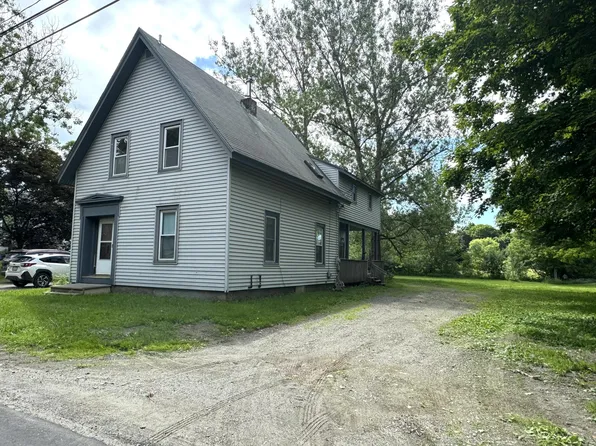 11 Hudson Road, Corinth, ME 04427