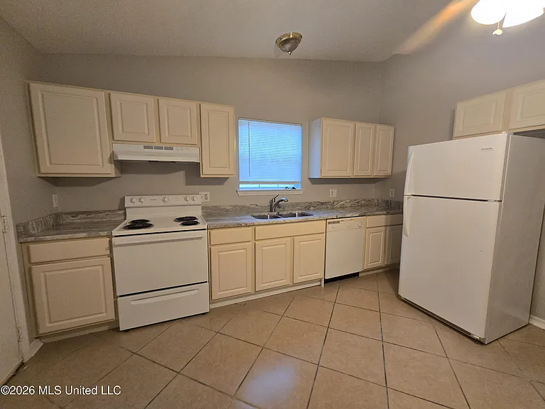 19025 Pineville Rd #124 — Photo 6
