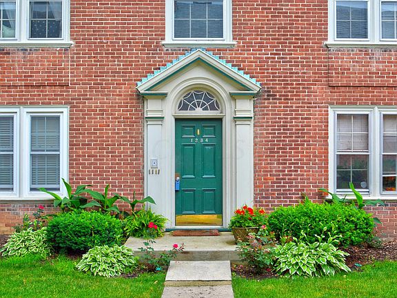 2nd image of 33 Auburn Ave