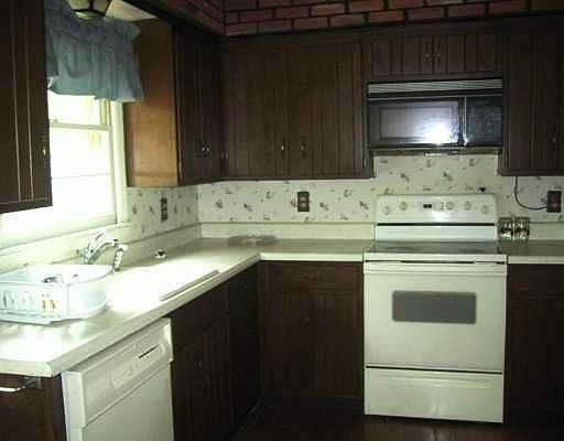 2nd image of 9 Beech Ln