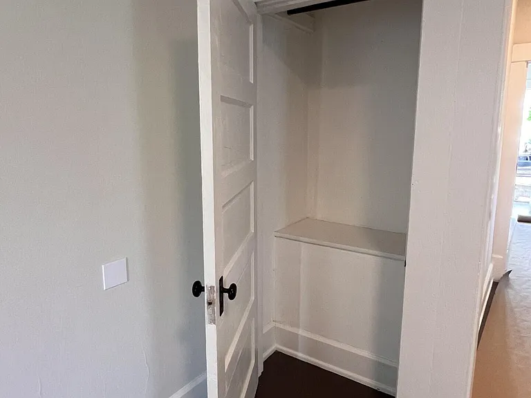 712 Benson Ave — Photo 3