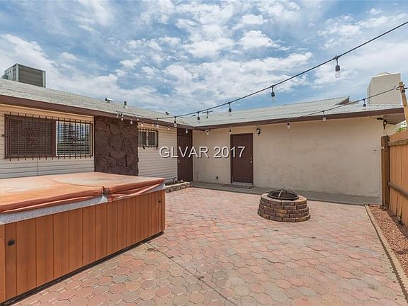 3rd image of 225 Colleen Dr