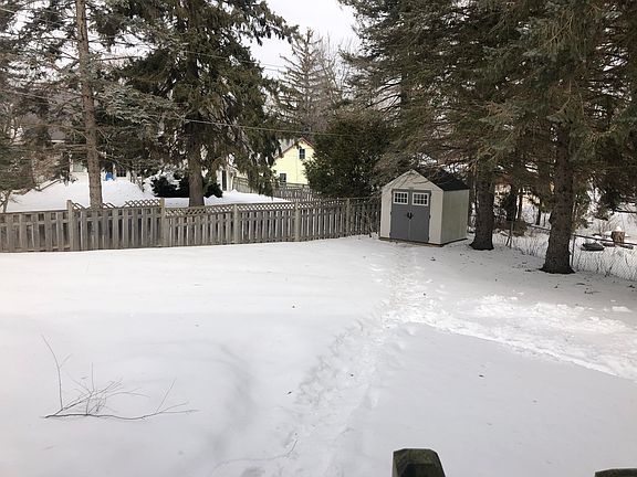 3rd image of 310 W Easterday Ave