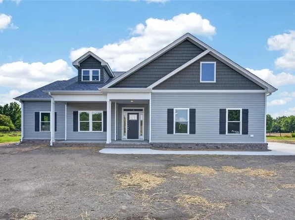 231 Longstreet Ln, Suffolk, VA 23437