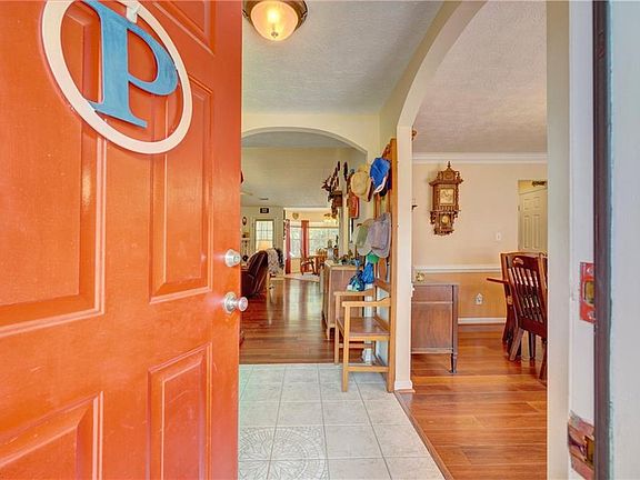 5th image of 11 Moone Creek Cir