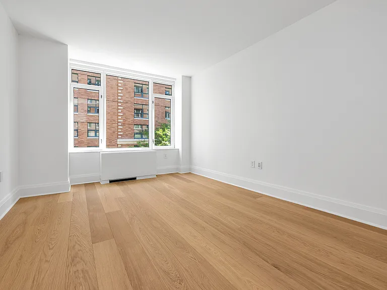 210 Warren St #5Q — Photo 7