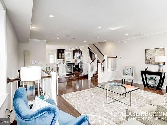 5th image of 547 Park Rd NW #Penthouse