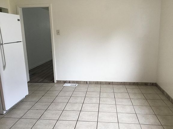 3rd image of 1621 C St