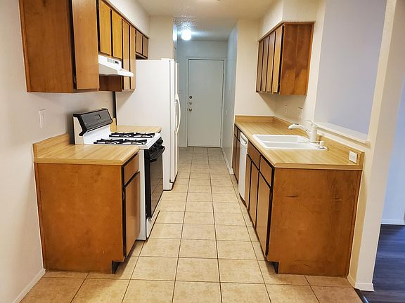 4th image of 1733 Horseshoe Cir #1733