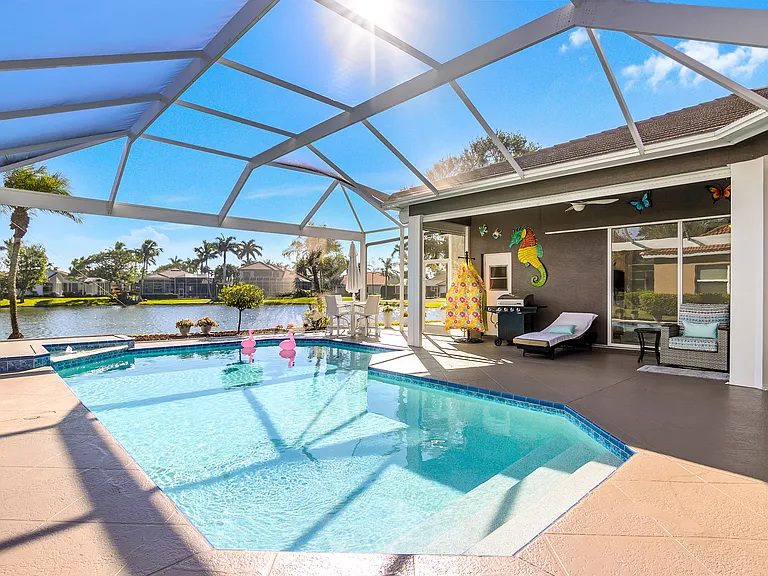 Lanai/pool