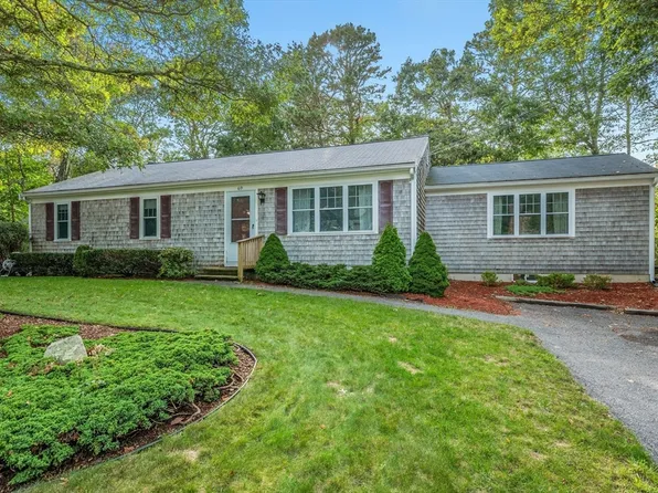 69 Greenbrier Ln, Barnstable, MA 02630