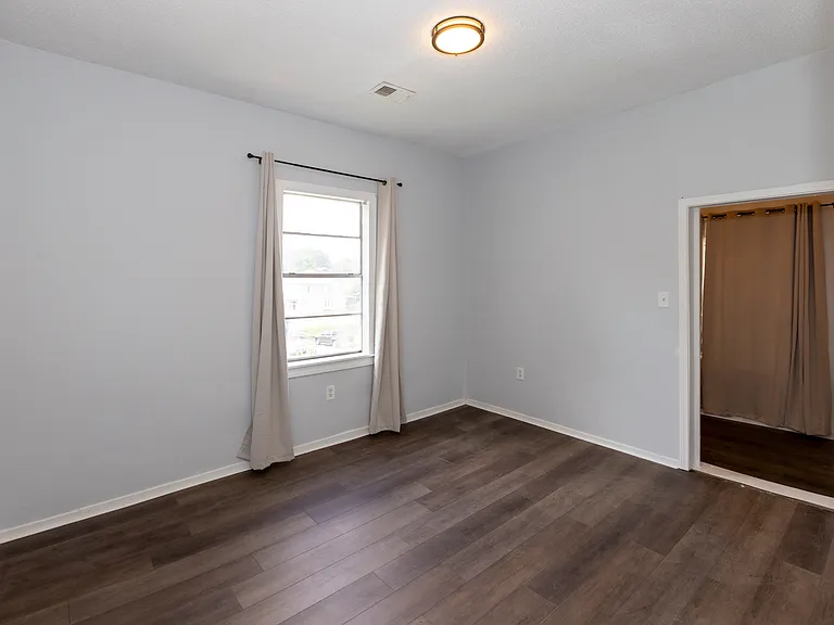 993 Oakview St #202 — Photo 9