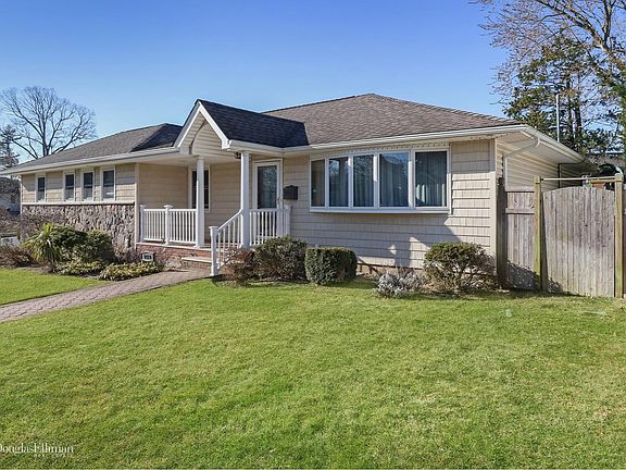 2nd image of 1114 McLean Ave