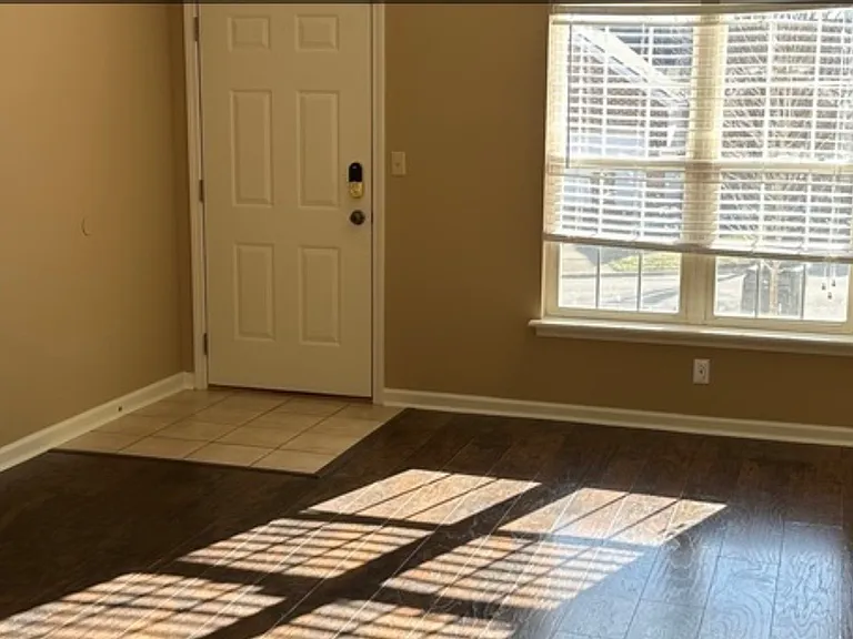1149 Parliament Way — Photo 3