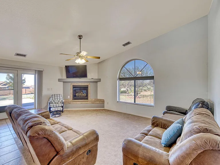 2601 E Suma Dr — Photo 5