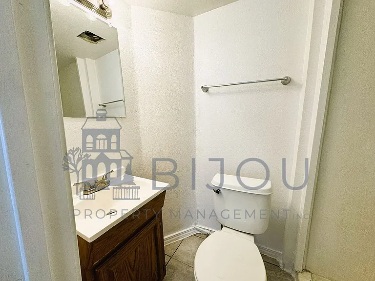 Downtown Rooms — Photo 17