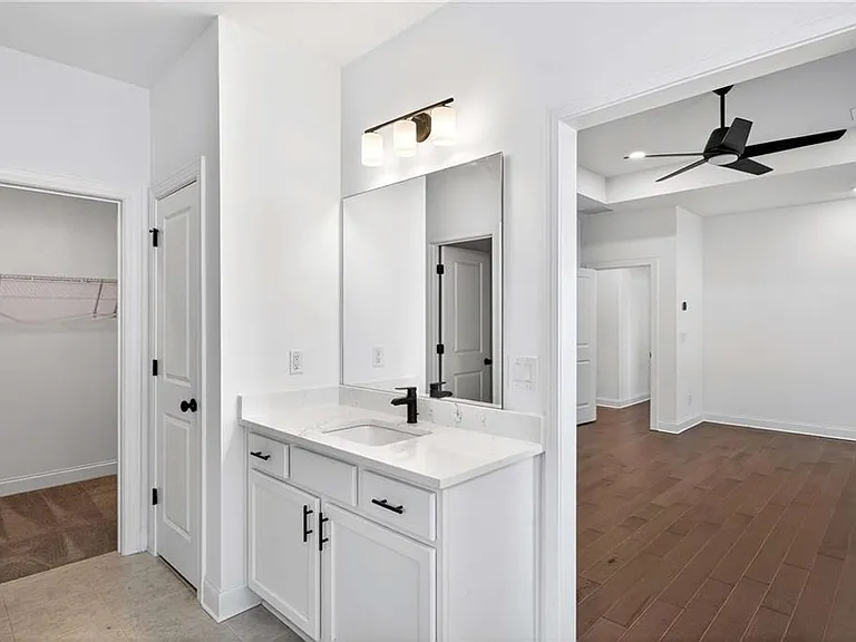 395 Tillman Pass — Photo 23