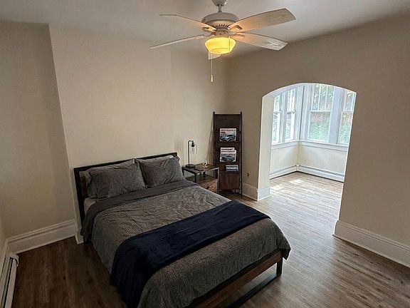 3rd image of 39 Kenmore Ave Floor 1