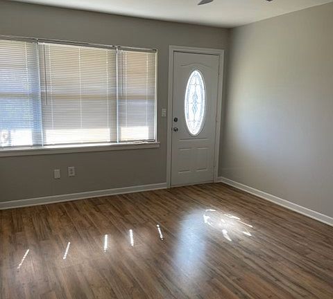 4th image of 205 W Reynolds St