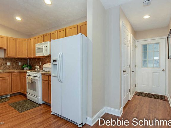 4th image of 2871 Harmony Ct #17