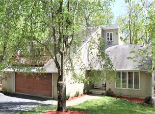 180 Edinburgh Rd, Bushkill, PA 18324