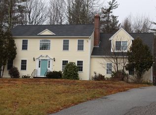 25 Longmeadow Rd, Uxbridge, MA 01569